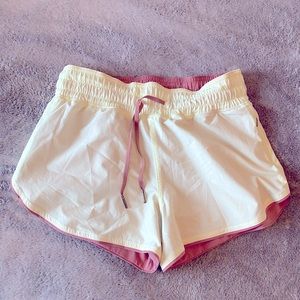 Lululemon Hottie Hot reversible shorts size 4